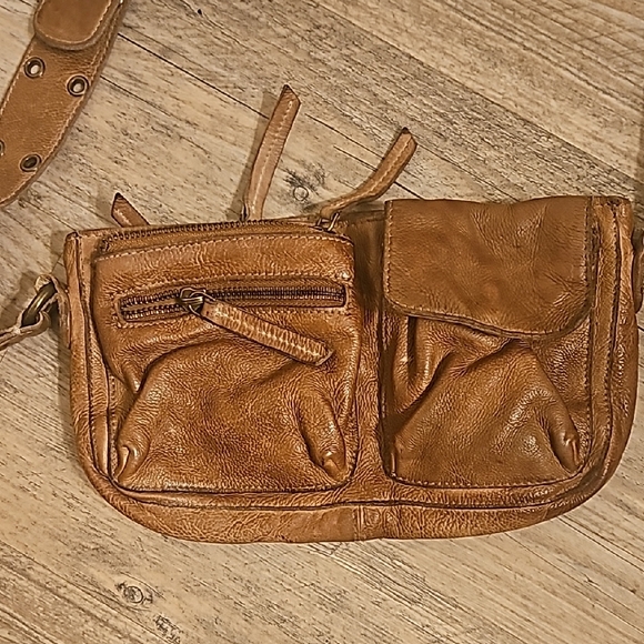 Free People Tan Leather Shoulder Bag - Picture 2 of 8